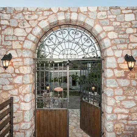 Aradena Traditional House 4 Holiday home *
